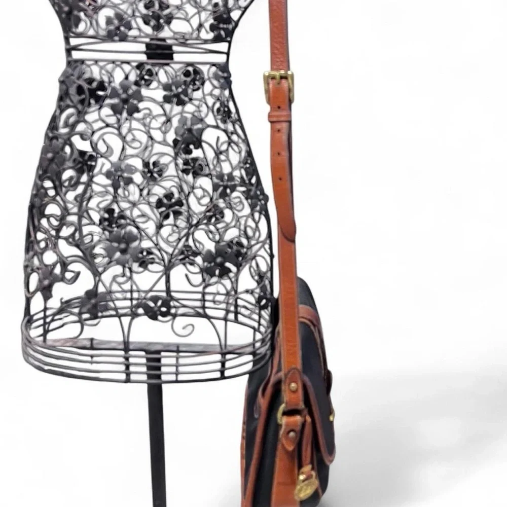 Dooney & Bourke - Picture 6 of 9